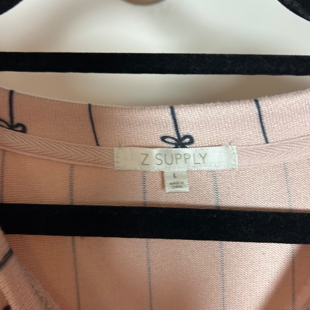 Z Supply Pink Bow Pinstripe Pullover Sweatshirt Top Large ZL2244365 Coquette - Picture 3 of 5
